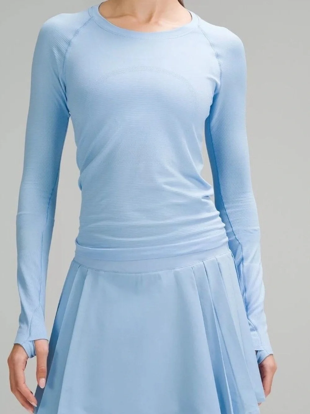 Lululemon Size 6 Swiftly Tech Long Sleeve 2.0 T-Shirt in Race Length